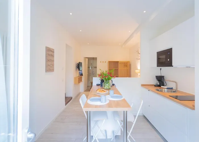 Enchanted - By Rent דירה *